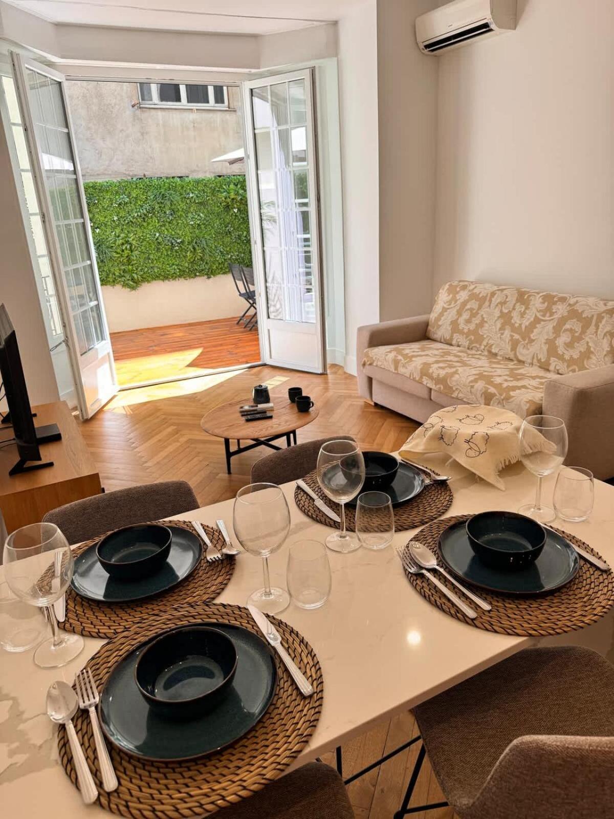 Luxury With Private Terrace In Nice