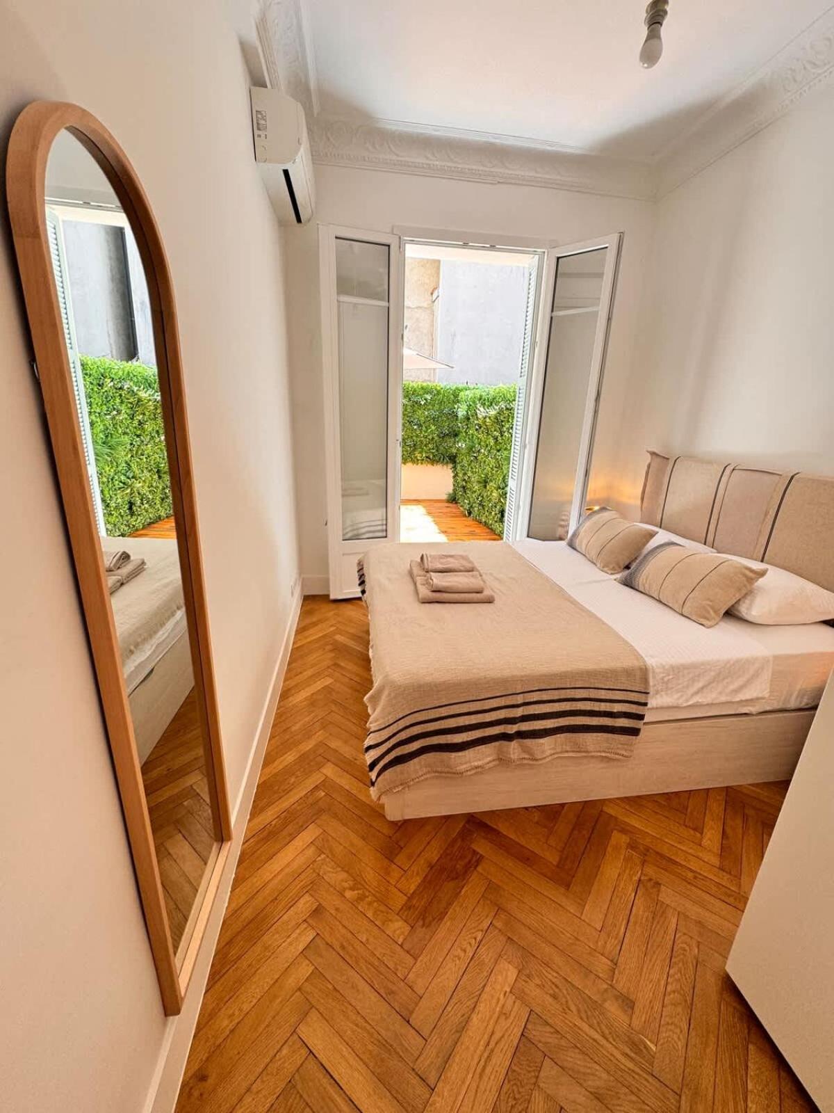Luxury With Private Terrace In *